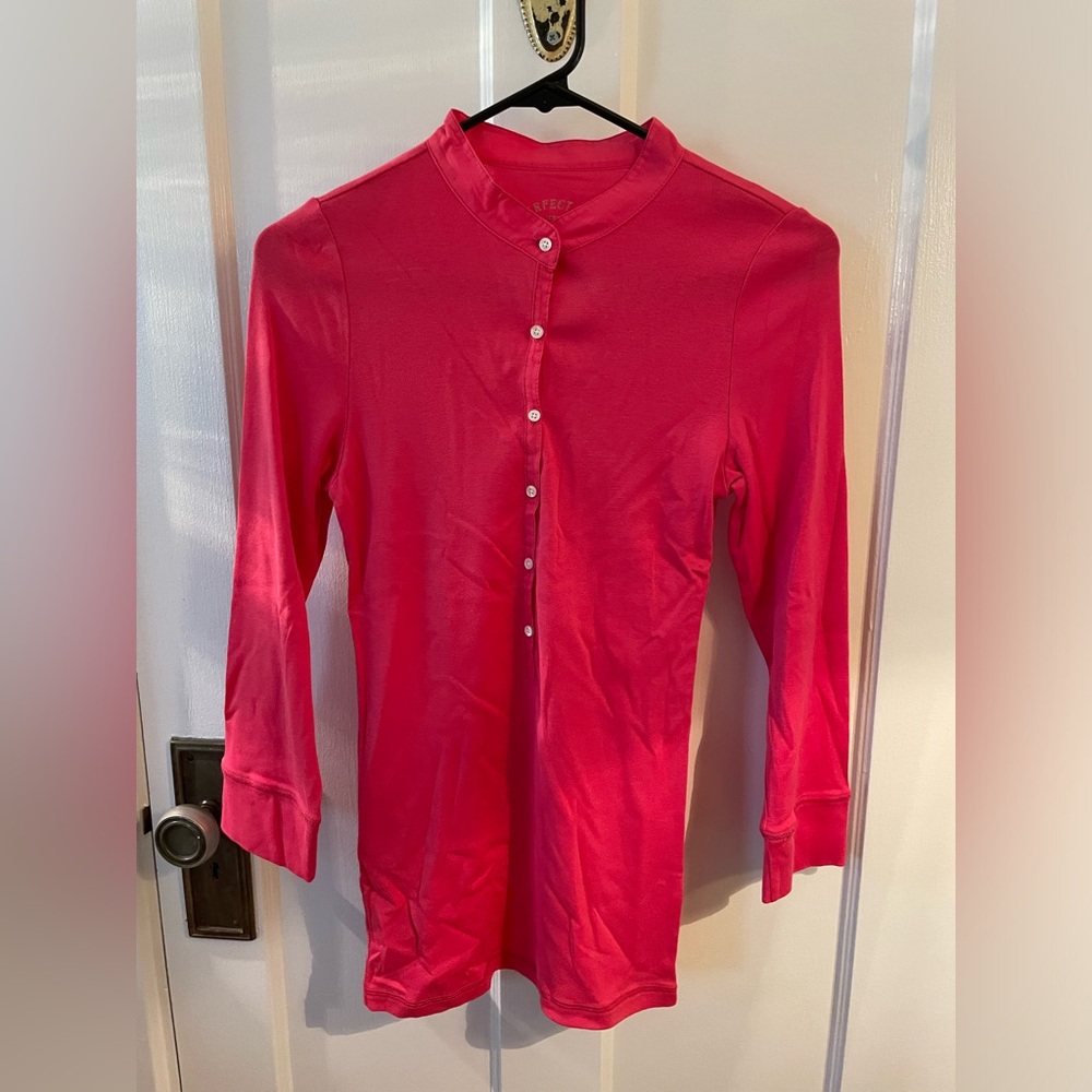 J Crew henley, new with tags, bright pink, cute collar detail, size medi…